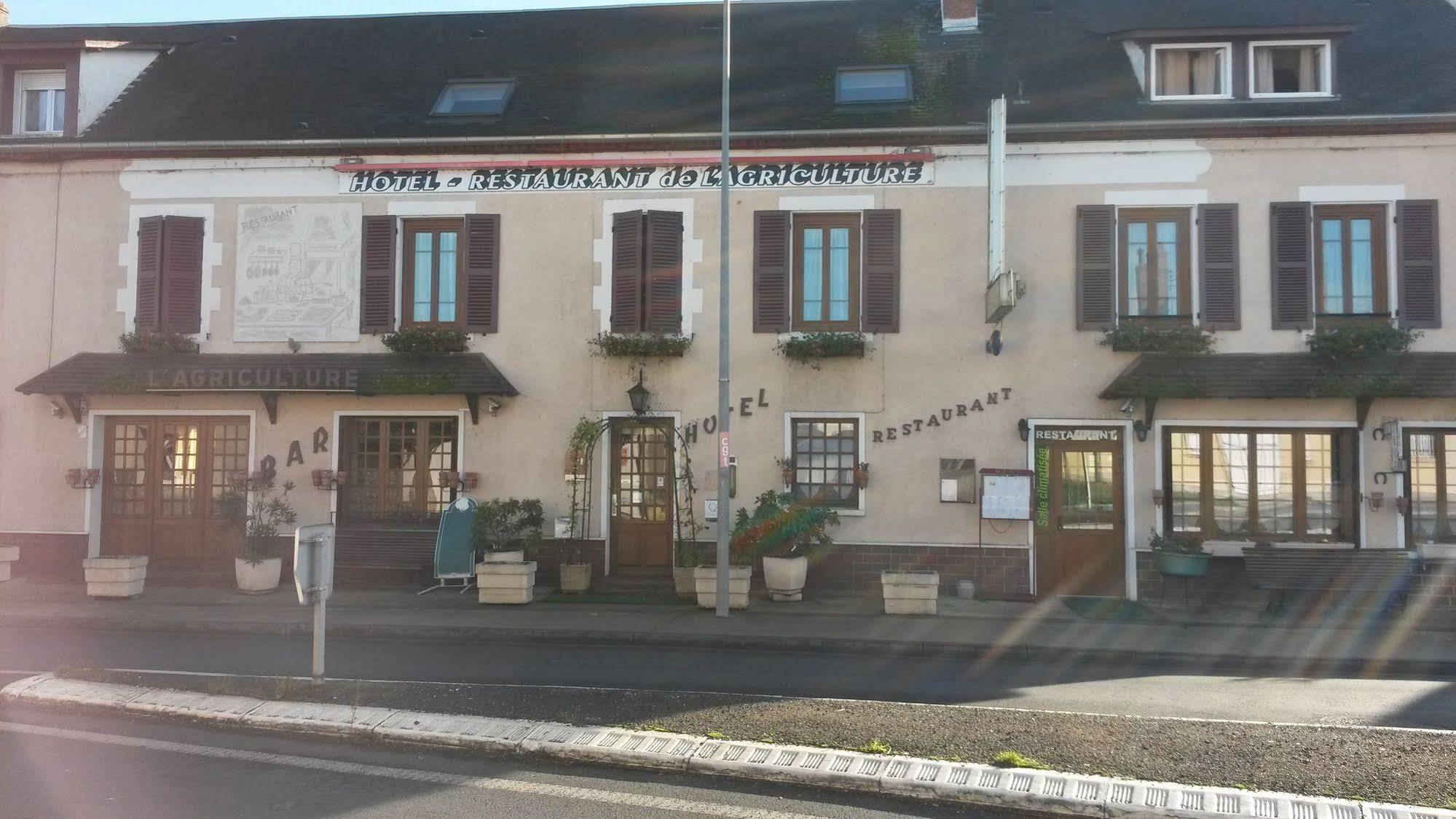 Hotel De L'Agriculture Decize Esterno foto
